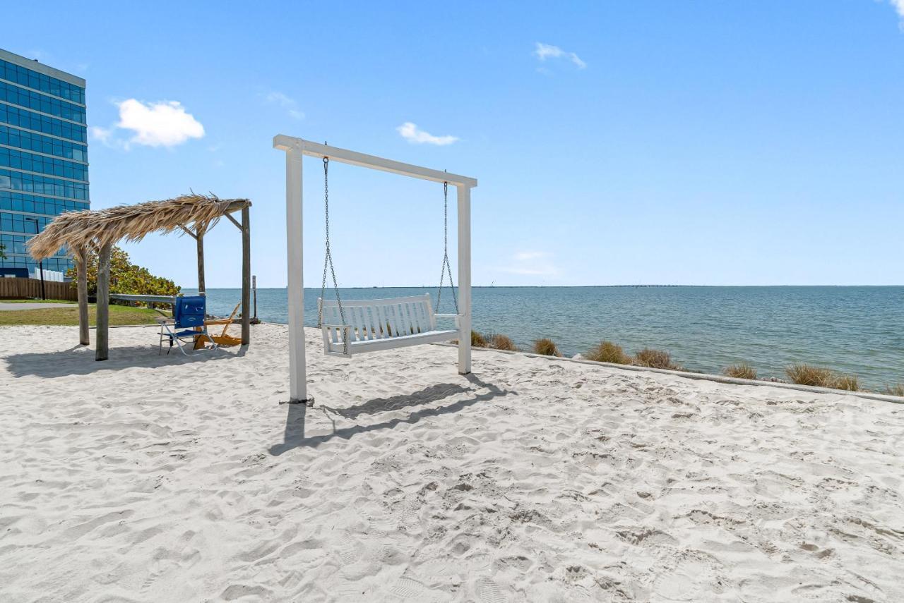 Holiday home Welcome To Sea Forever Balcony With Ocean Views! Tampa