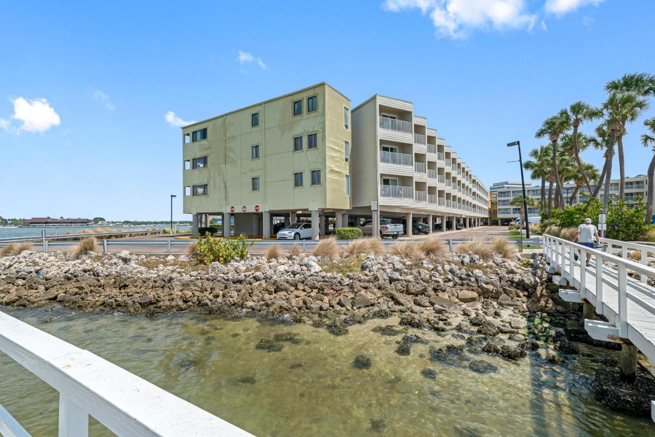 Welcome To Sea Forever Balcony With Ocean Views! Tampa