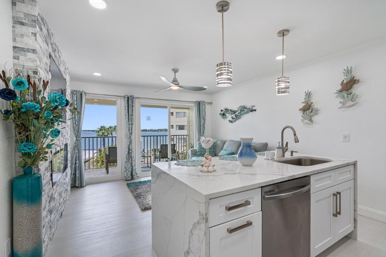 Welcome To Sea Forever Balcony With Ocean Views!